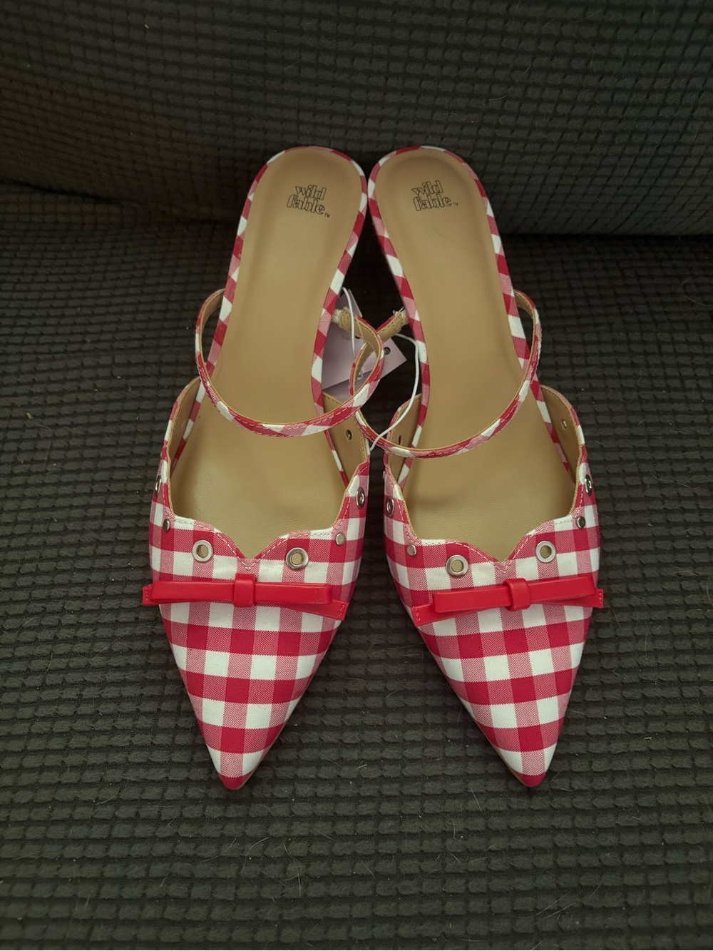 Red and White Pointed Toe Kitten Heel with Bow